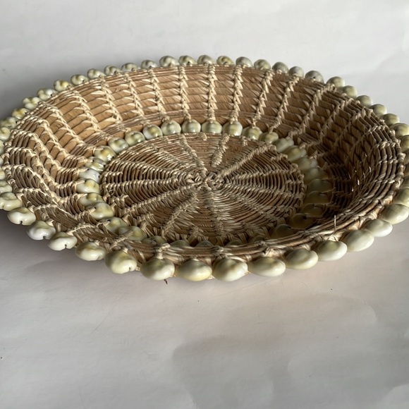round woven straw dish basket cowrie shells catch all boho beach decor accents - Picture 4 of 6